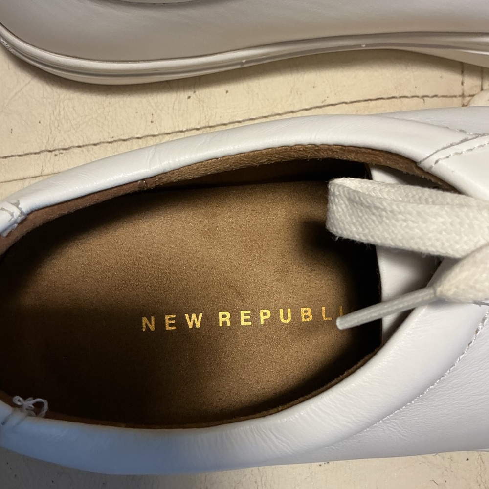 Men's White Leather Low-Top Sneakers - Picture 4 of 8